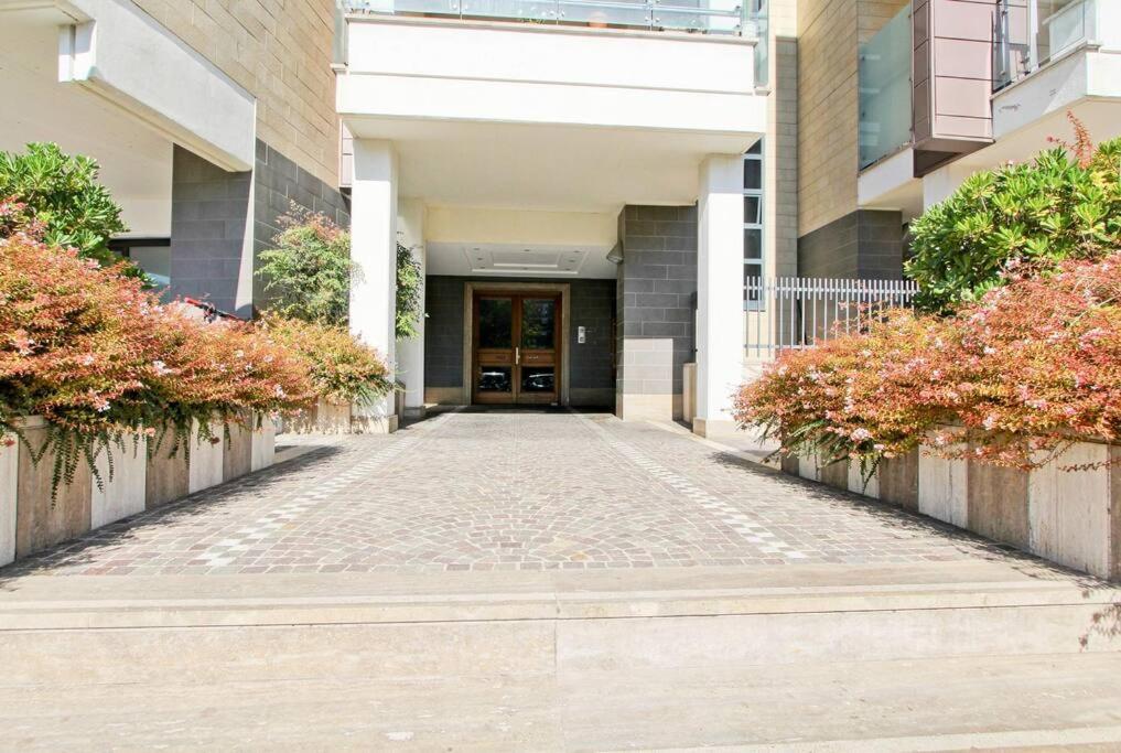 Cozy Terrace Apt Close To Eataly And Metro Piramide Rome Exterior photo